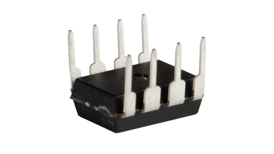 NE555P جهاز مؤقت 555 IC – حزمة ثقب من خلال DIP-8