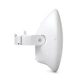 Ubiquiti UISP Wave Nano 60GHz PtMP Station, Up to 5km Link Range, 2Gbps Max Throughput, 5GHz 800+Mbps Backup Radio, 1x GbE RJ45 Port, Integrated GPS + Bluetooth